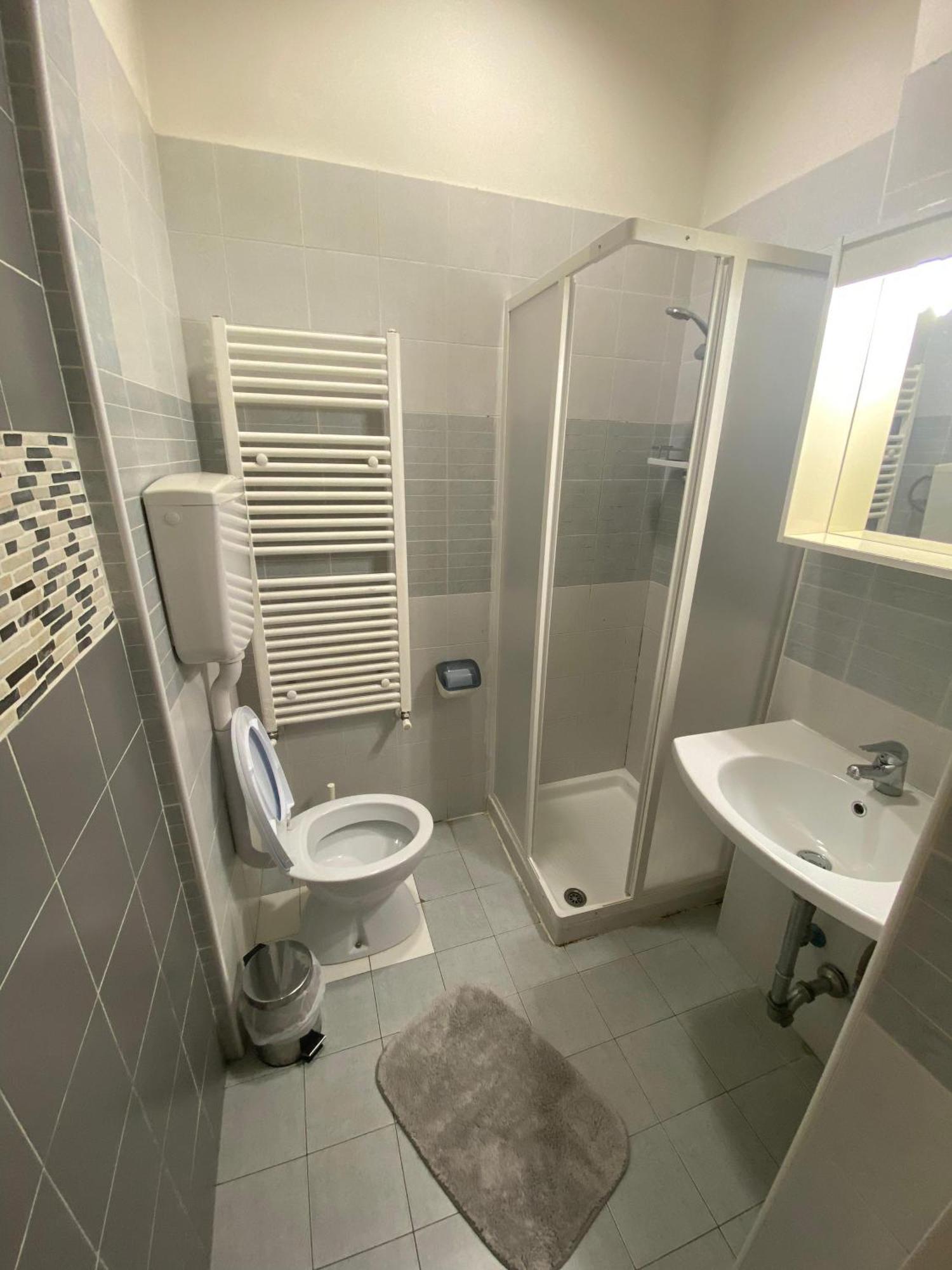 Affittacamere Guerrero Rooms Triest Exterior foto