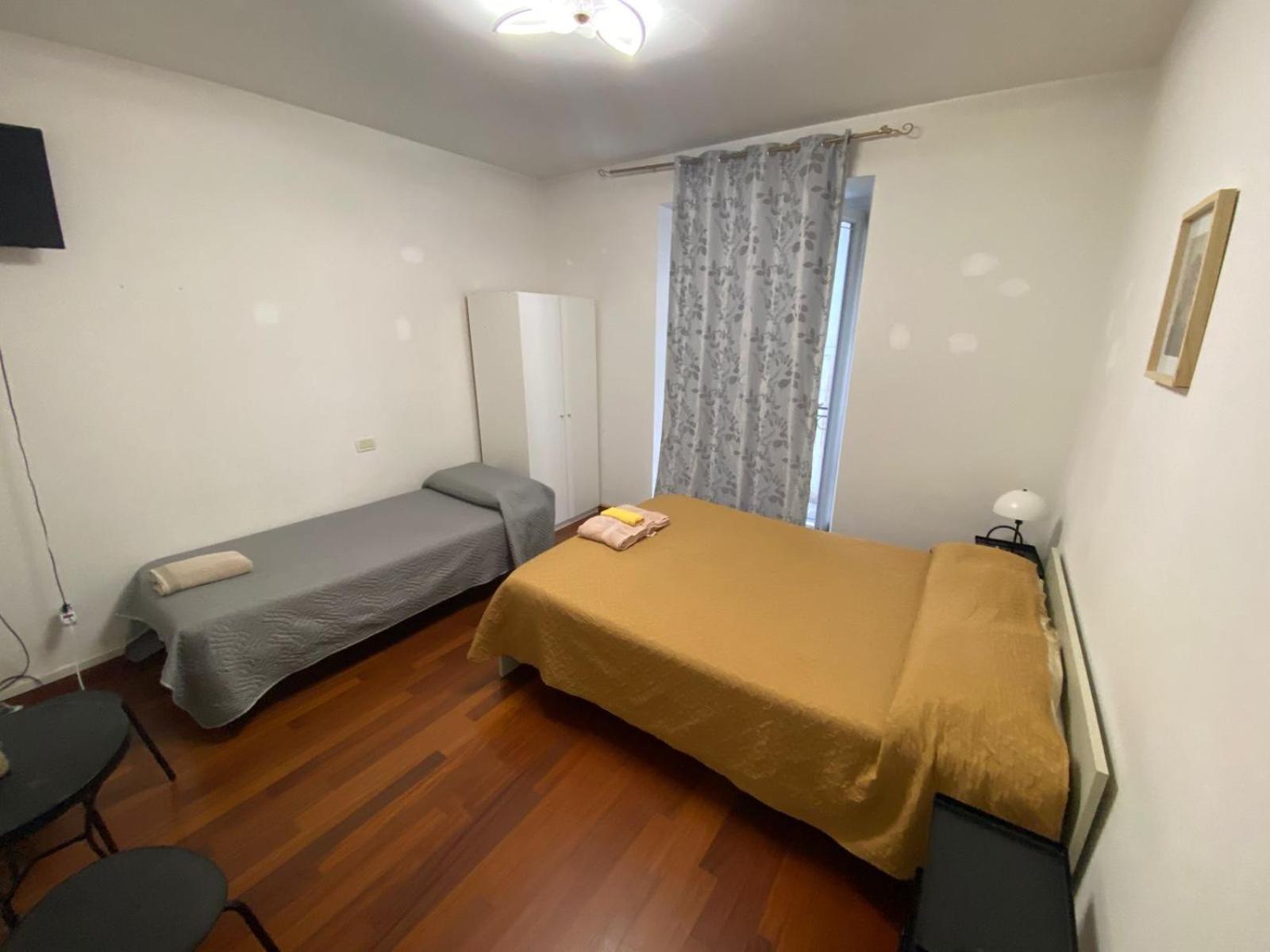 Affittacamere Guerrero Rooms Triest Exterior foto