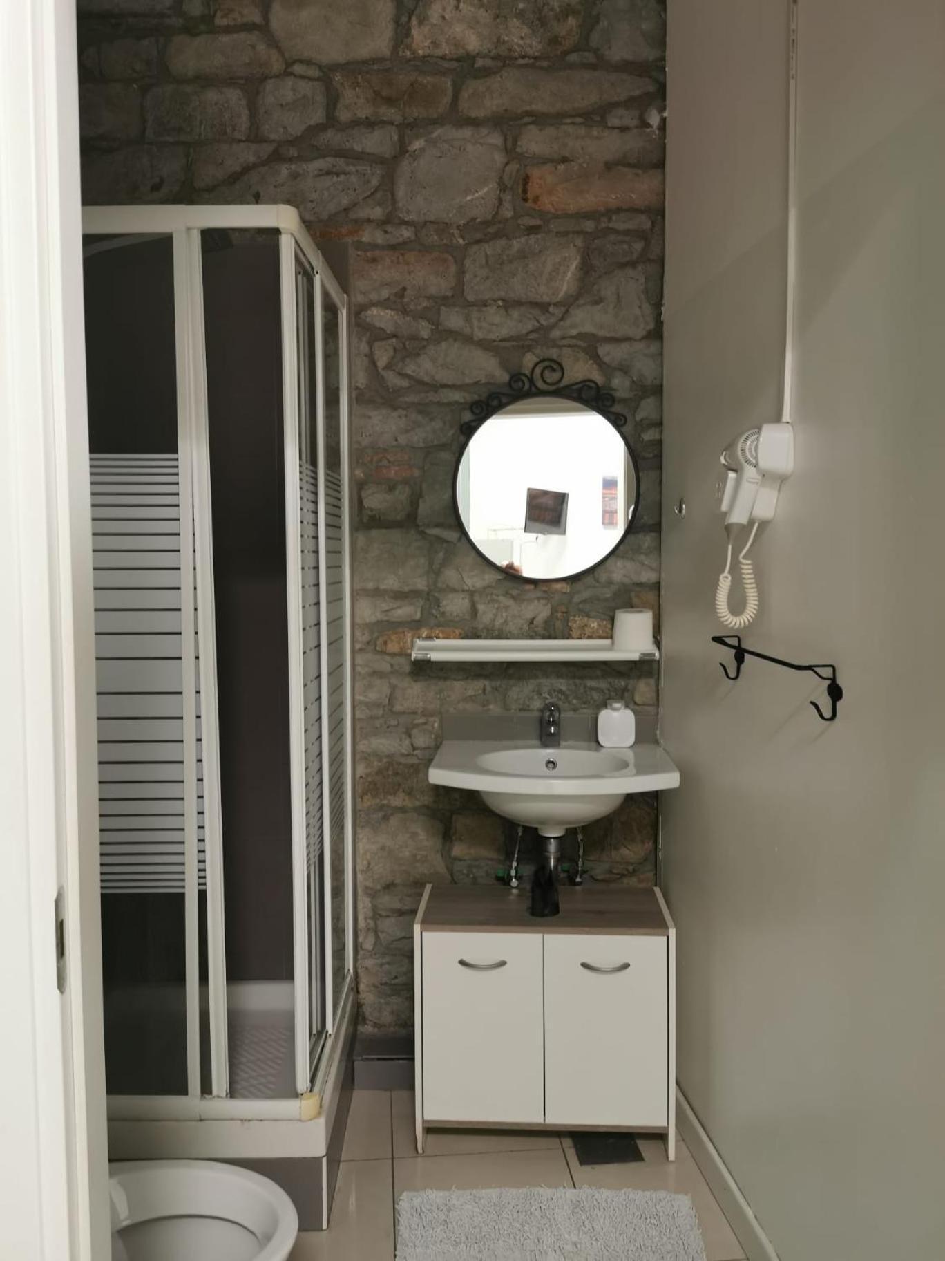 Affittacamere Guerrero Rooms Triest Exterior foto